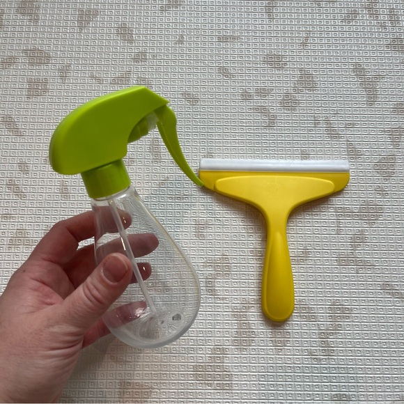 Lovevery Squeaky Clean Squeegee Set - Picture 3 of 4